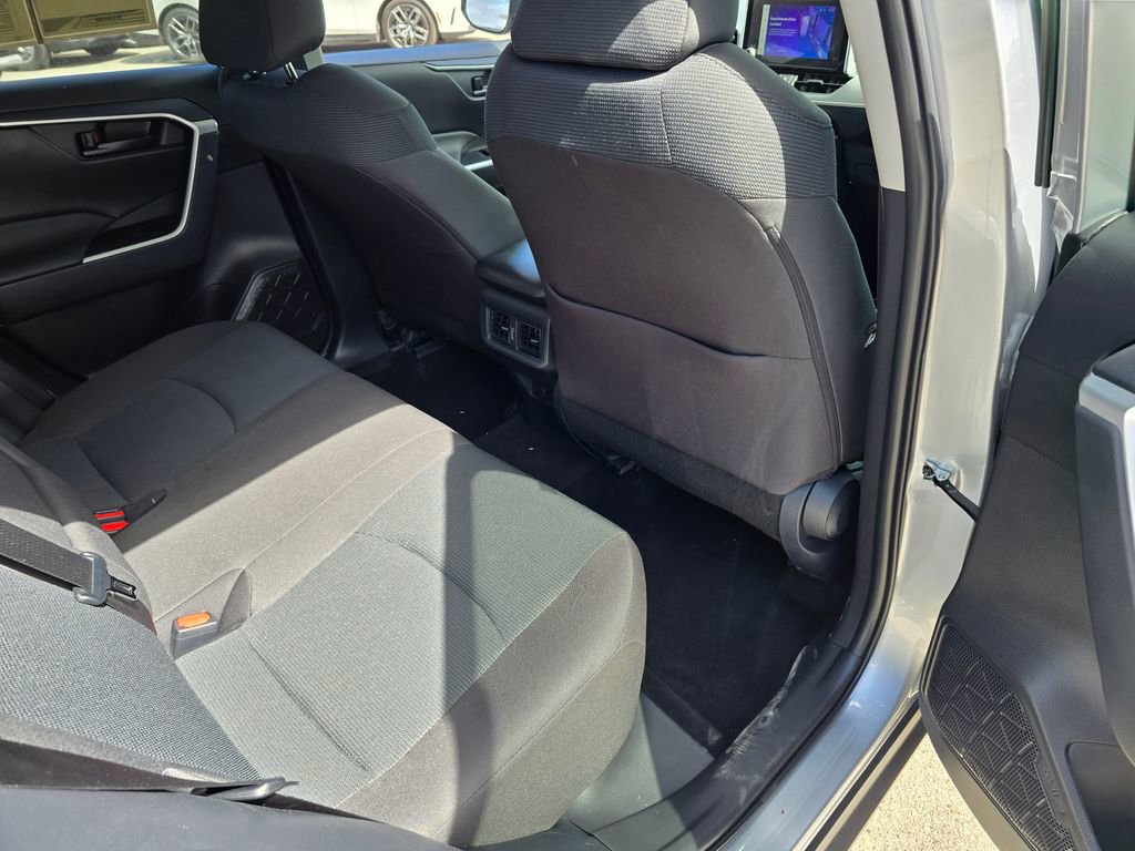 Used 2025 Toyota RAV4 LE image 29