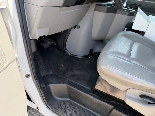Used 2014 Ford E-250 and Econoline 250 w/ Power Group RWD image 17