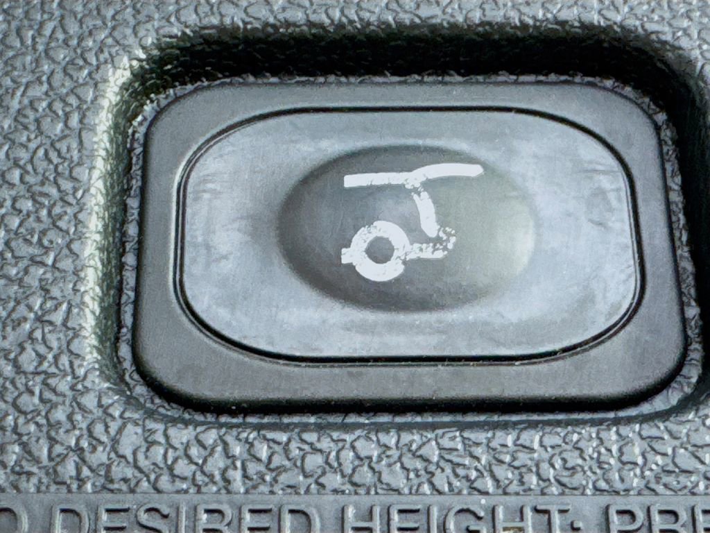 Used 2016 Ford Explorer Platinum image 33