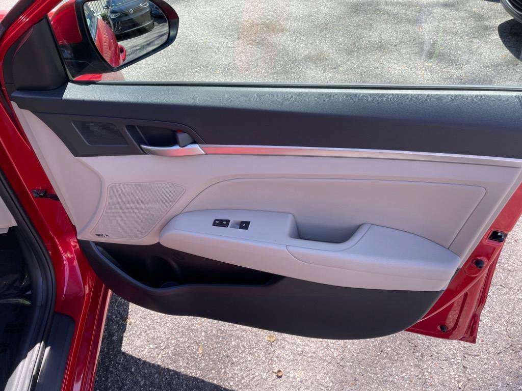 Used 2020 Hyundai Elantra Limited w/ Ultimate Package 03 FWD image 40