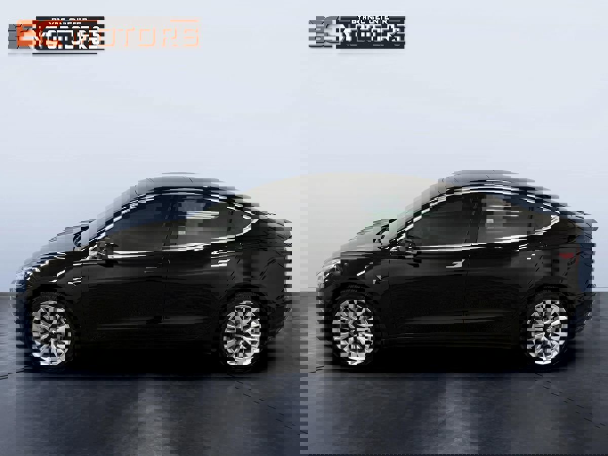 Used 2019 Tesla Model 3 Standard Range image 3