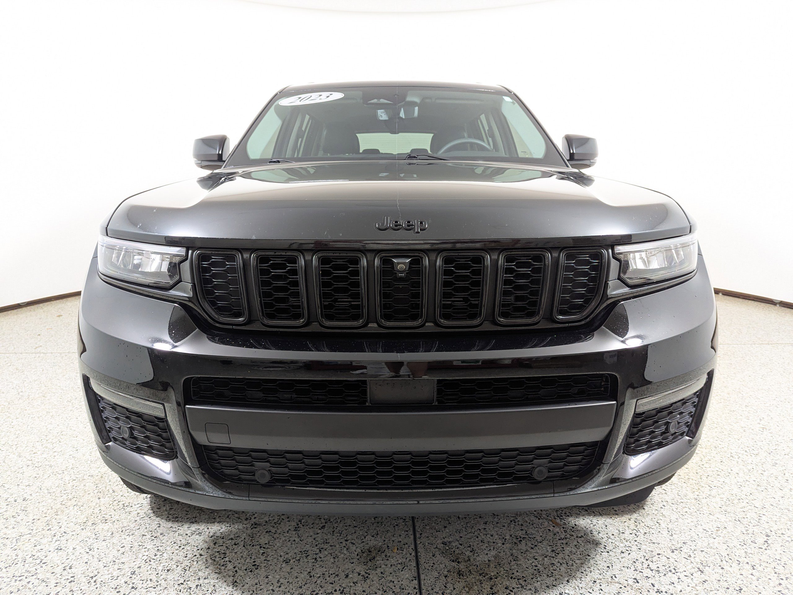 Used 2023 Jeep Grand Cherokee L Limited w/ Luxury Tech Group II AWD/4WD image 2