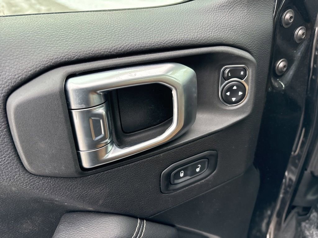 Used 2023 Jeep Wrangler Unlimited Sahara w/ Safety Group image 16