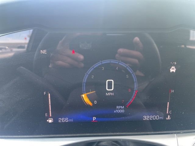 Used 2025 Chevrolet Trax LT image 12