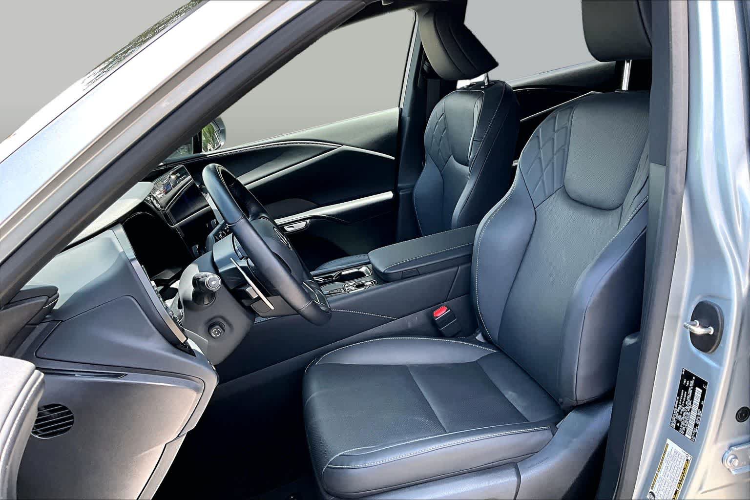 Used 2025 Lexus RX 350 Premium w/ Accessory Package (Z1) FWD image 8