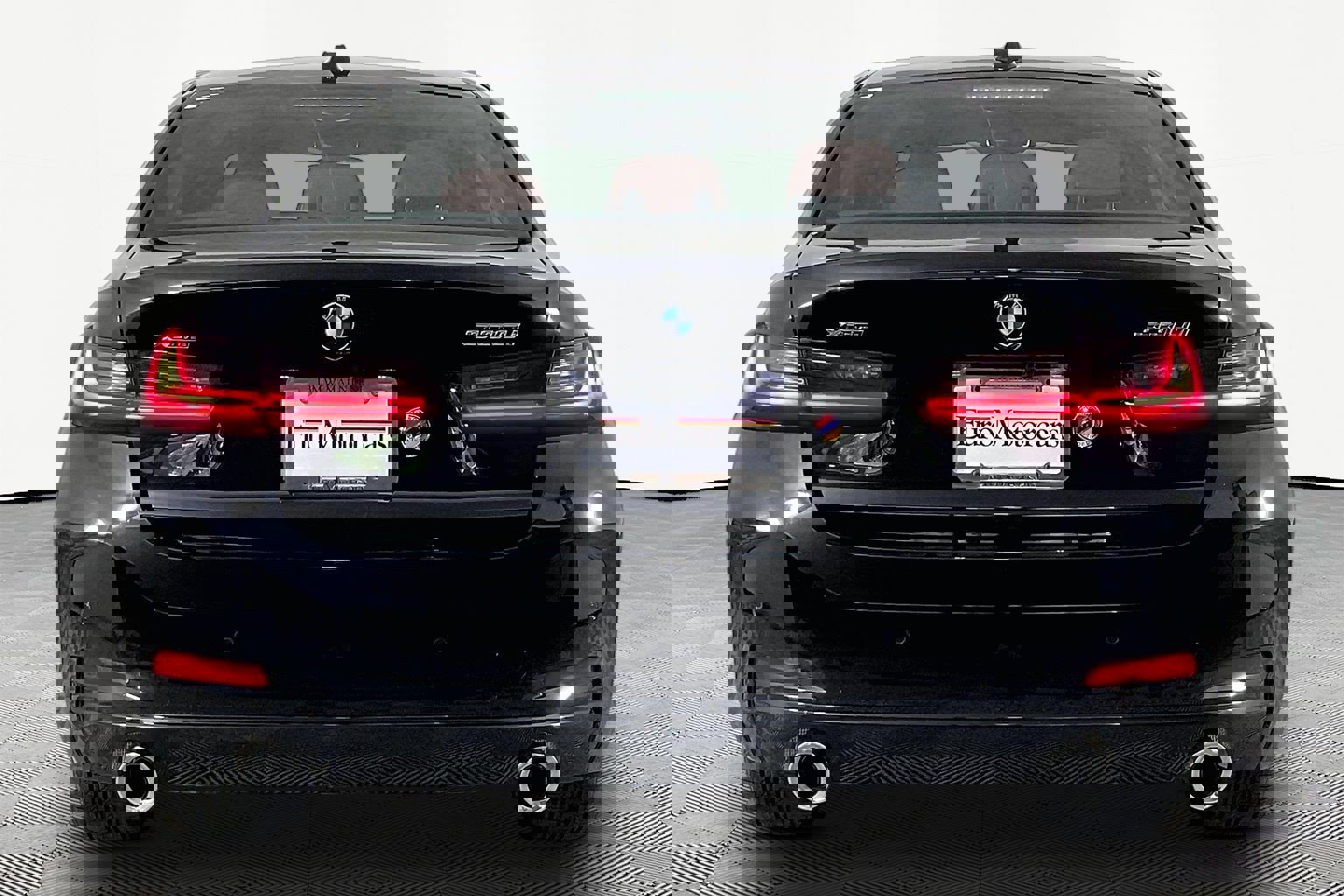 Certified 2025 BMW 330i xDrive Sedan w/ Premium Package image 7