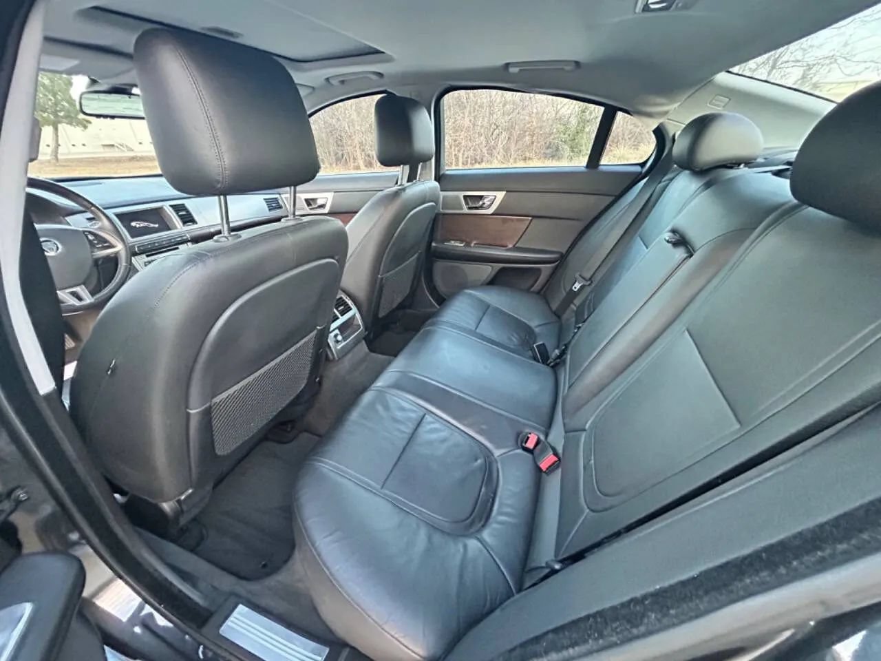 Used 2013 Jaguar XF 3.0 RWD image 13