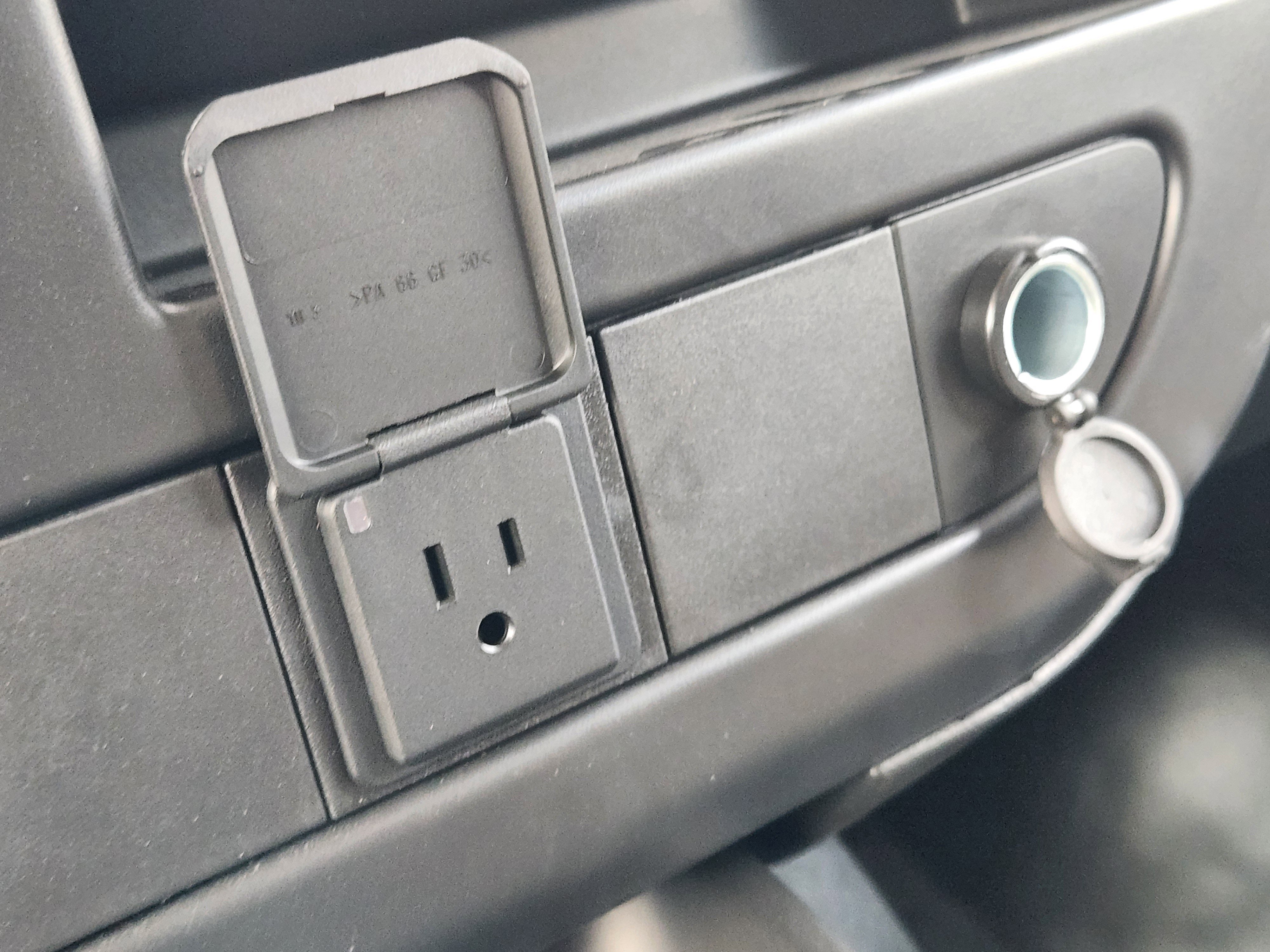 New 2025 GMC Savana 3500 Extended w/ Driver Convenience Package image 15