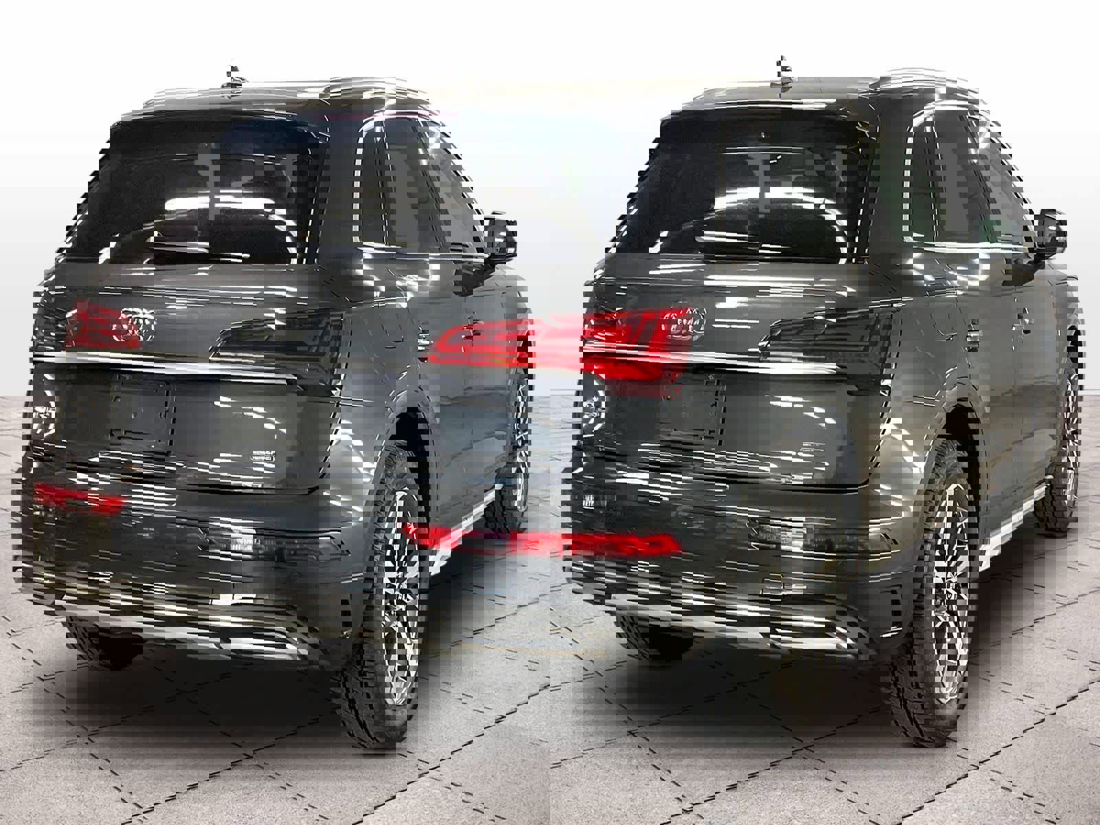 Used 2021 Audi Q5 Premium w/ Convenience Package image 13