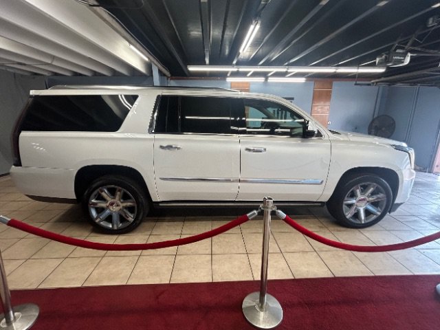 Used 2016 Cadillac Escalade ESV Premium AWD/4WD image 5