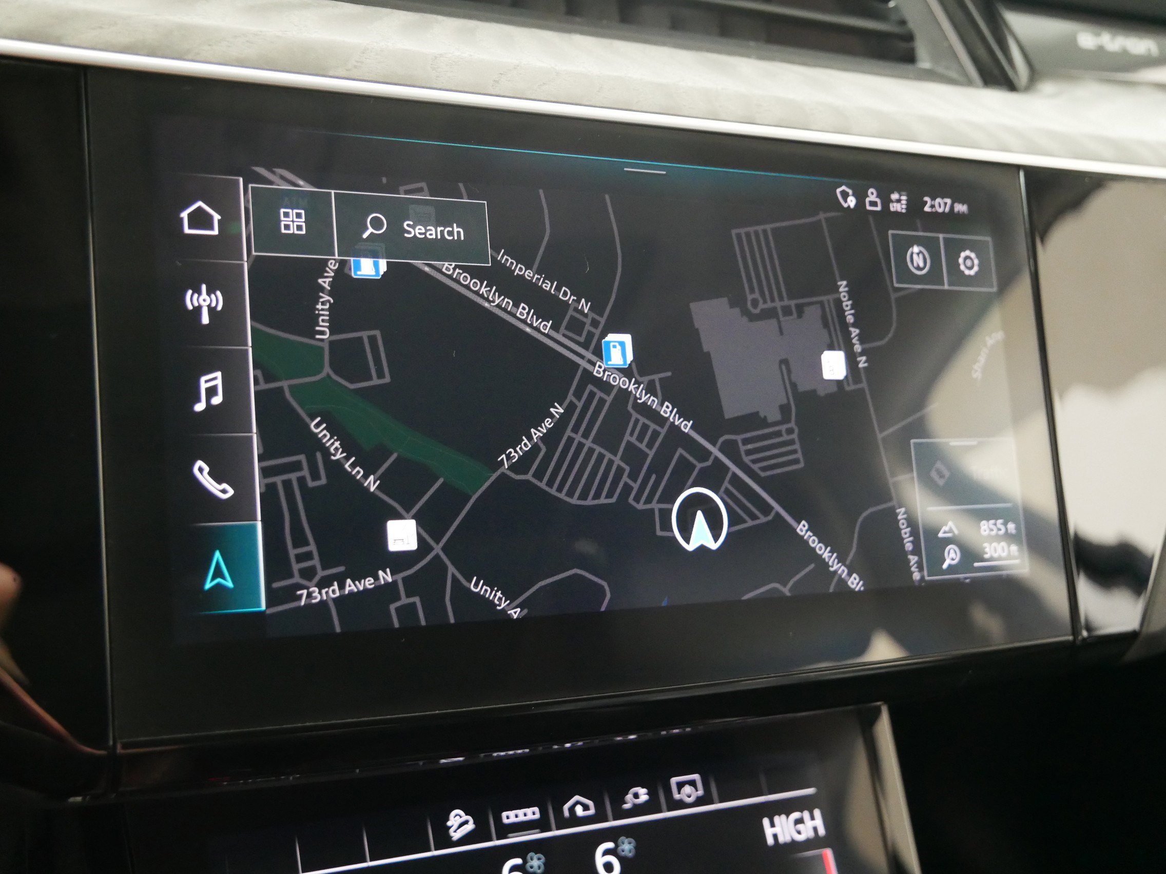 Used 2021 Audi e-tron Premium w/ Towing Package image 30