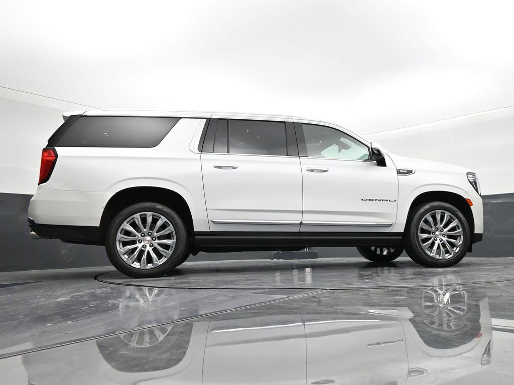 Used 2022 GMC Yukon XL Denali image 25