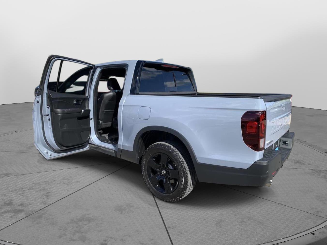 Certified 2024 Honda Ridgeline Black Edition image 40