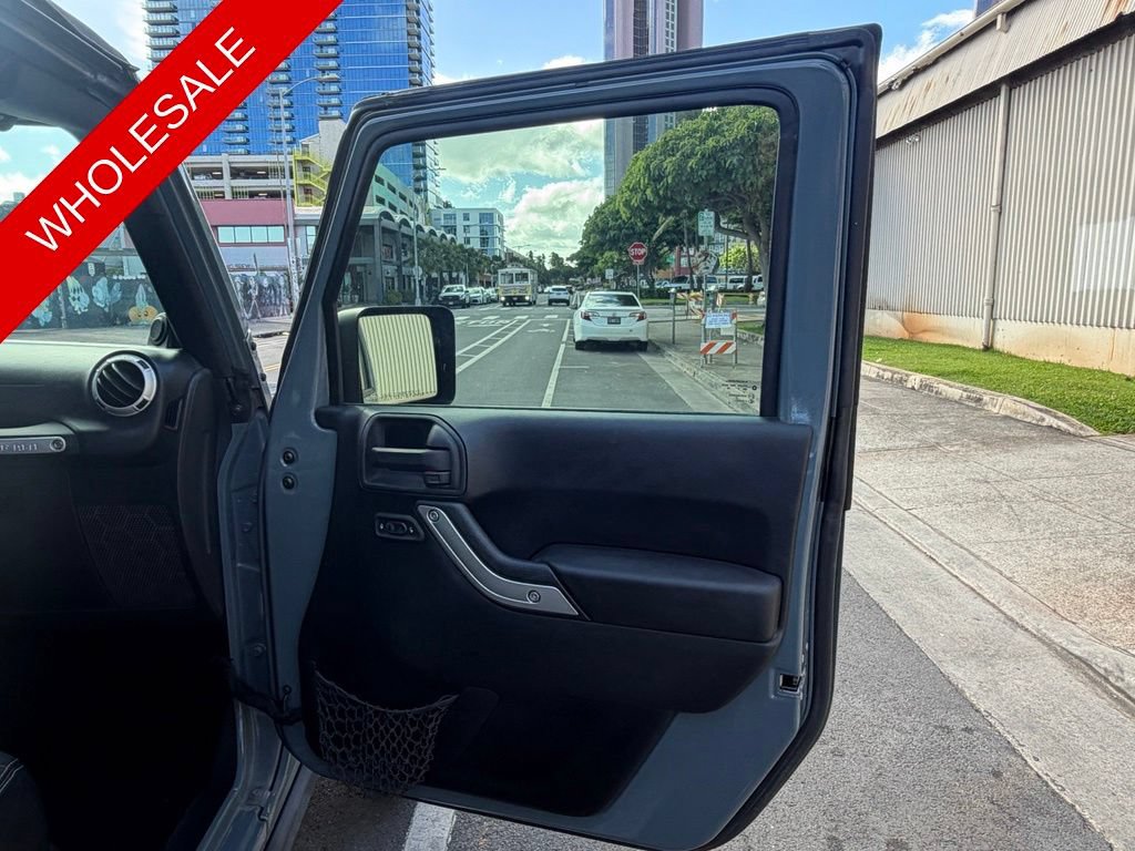 Used 2014 Jeep Wrangler Rubicon w/ Power Convenience Group AWD/4WD image 9