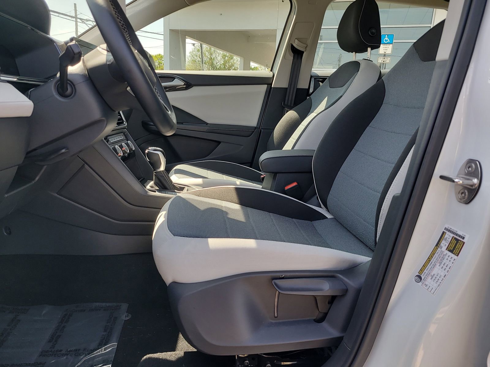 Certified 2025 Volkswagen Taos S FWD image 17