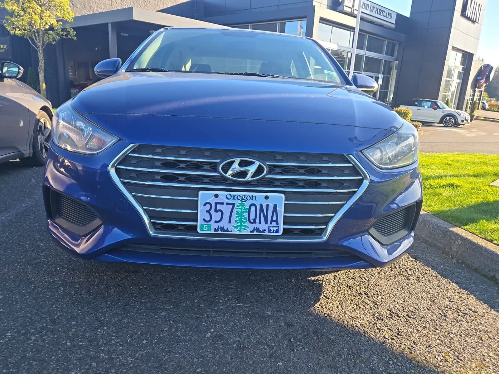 Used 2020 Hyundai Accent SE FWD image 2