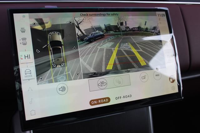 New 2026 Land Rover Range Rover SE image 19