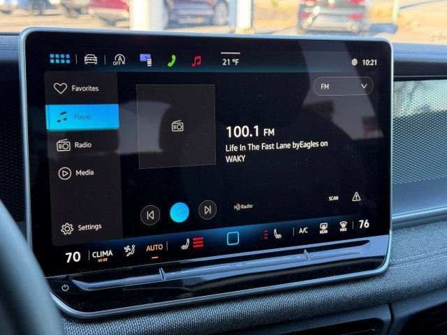 Certified 2025 Volkswagen Tiguan S image 21