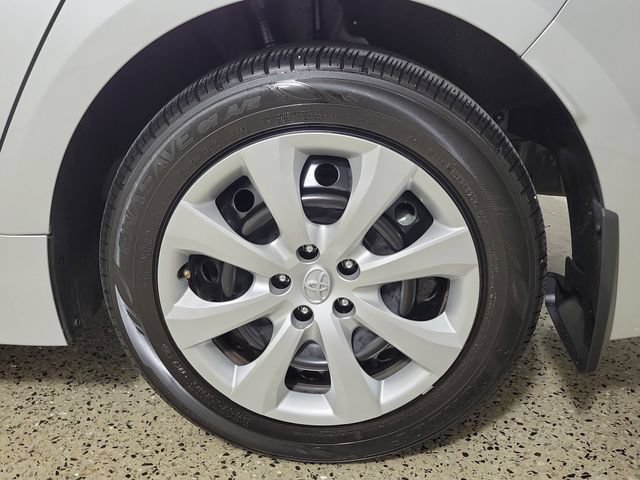Used 2025 Toyota Corolla LE FWD image 8