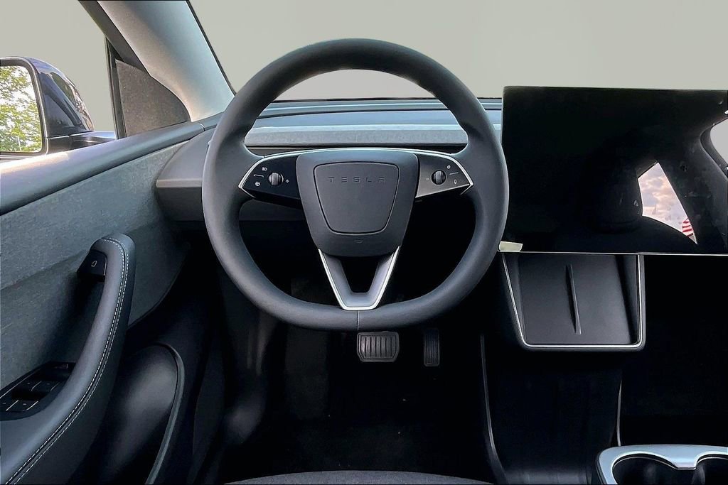 Used 2026 Tesla Model Y Long Range AWD/4WD image 8