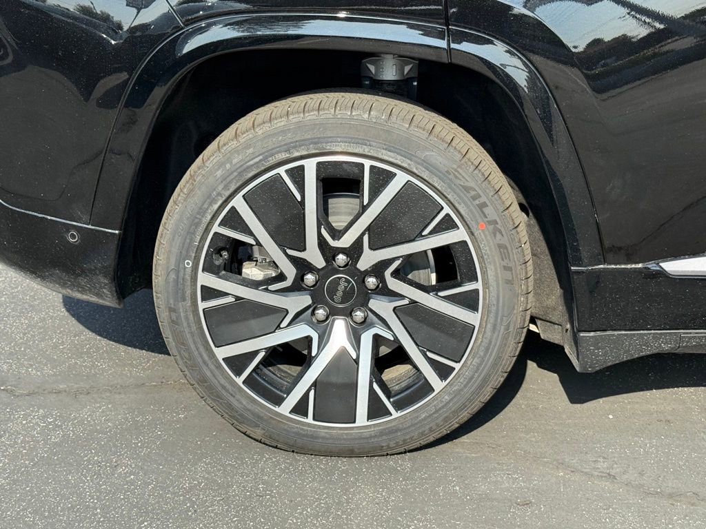 New 2025 Jeep Wagoneer Limited image 10