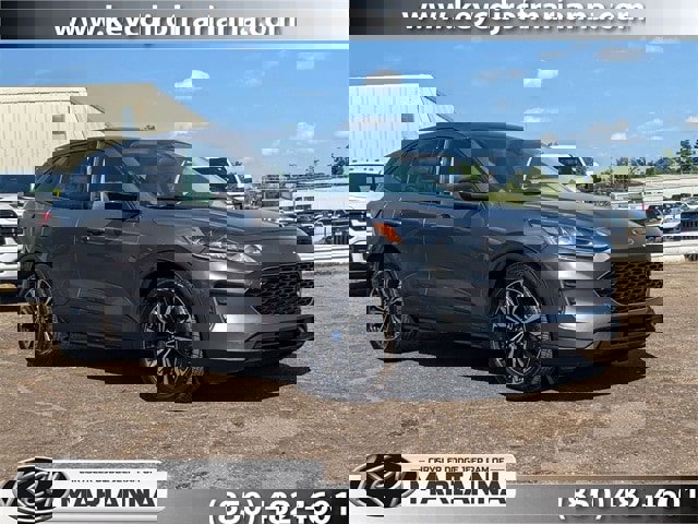 Used 2022 Ford Escape SE w/ SE Sport Appearance Package