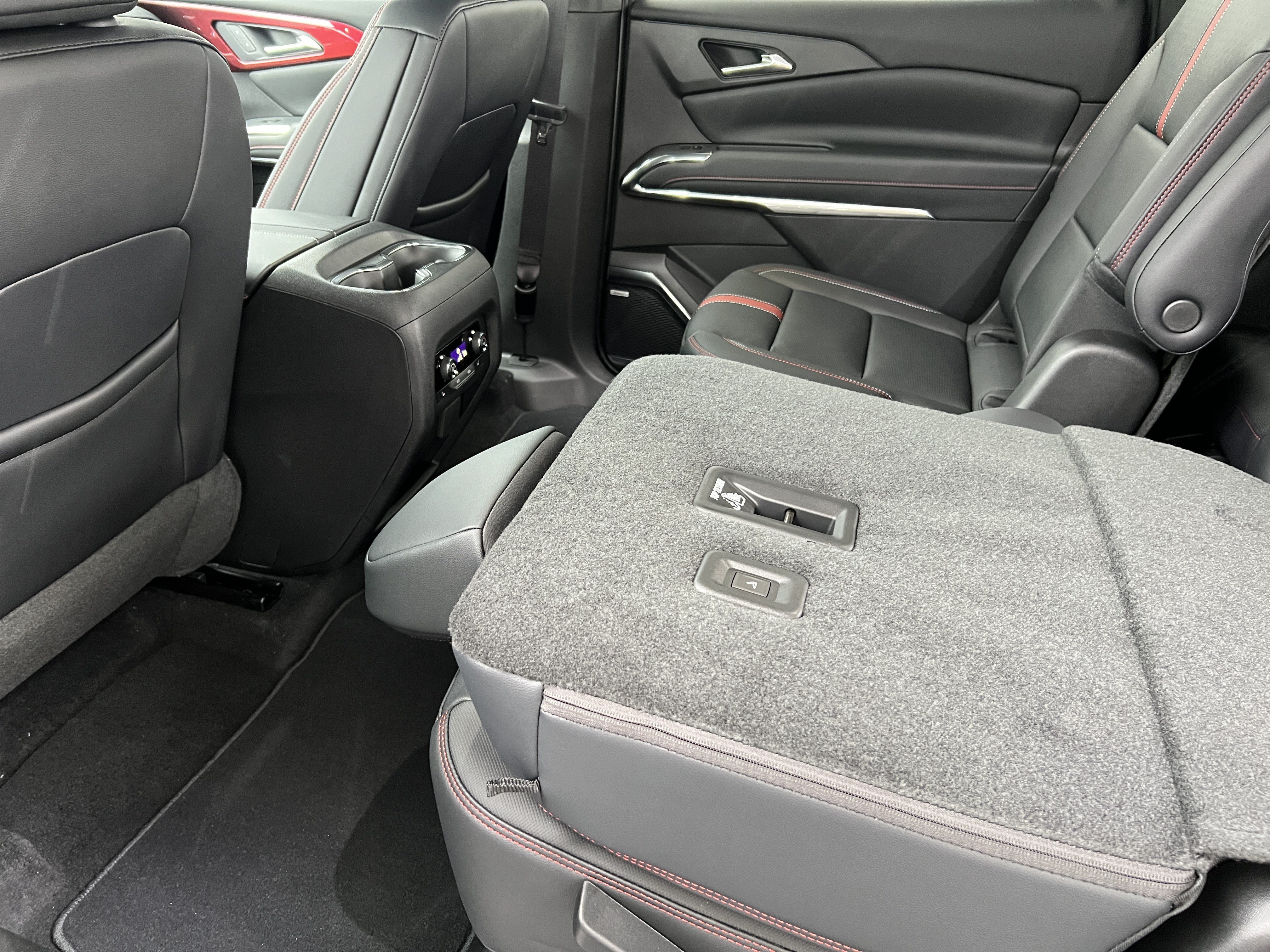 New 2026 Chevrolet Traverse RS AWD/4WD image 18