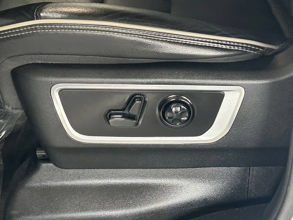 Used 2021 RAM 1500 Laramie AWD/4WD image 17