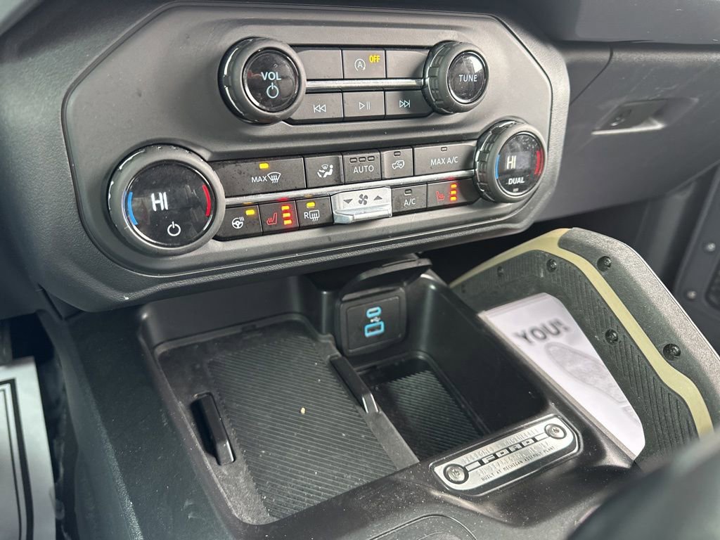 Used 2025 Ford Bronco Badlands image 43