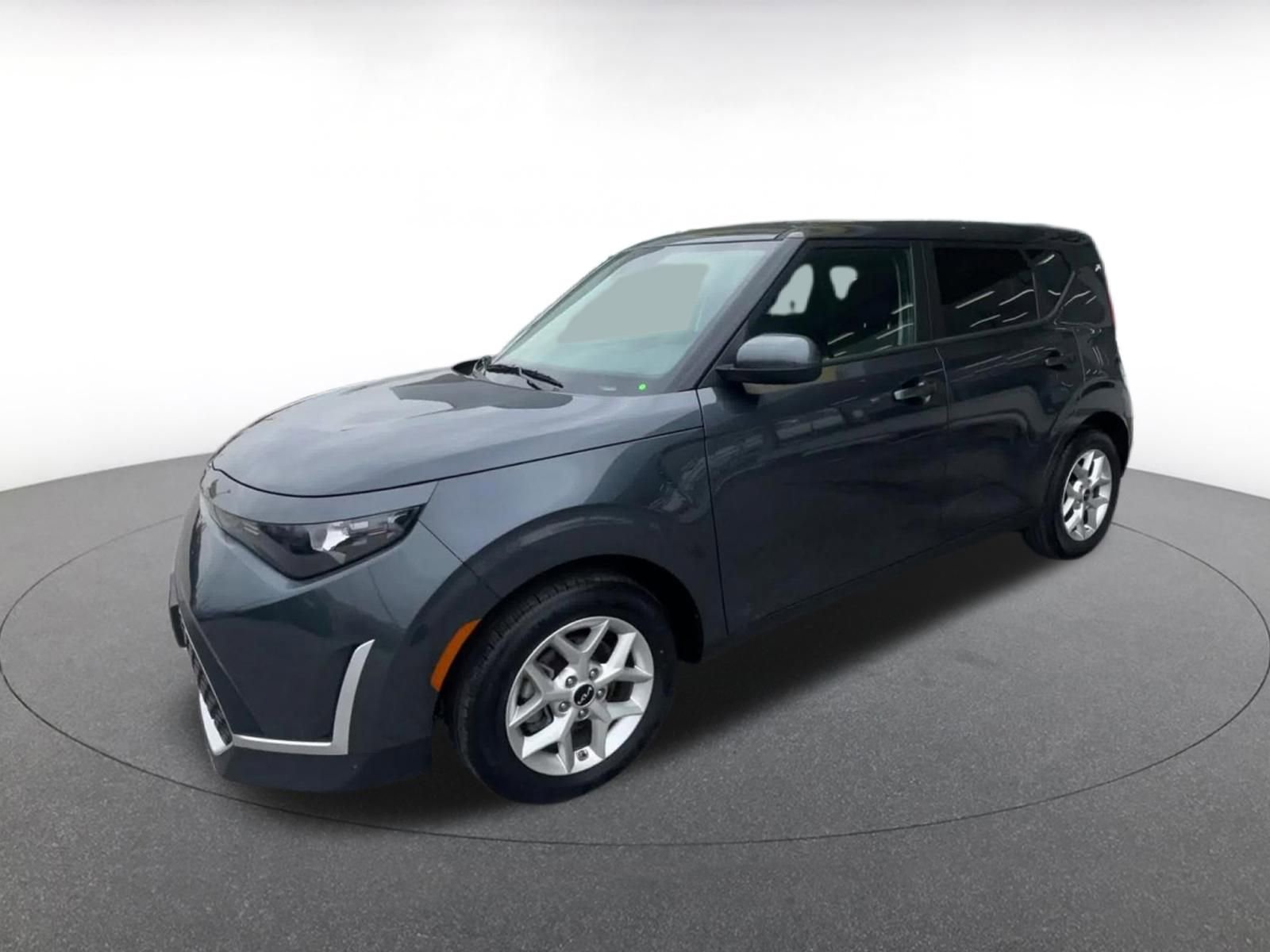 Used 2025 Kia Soul LX w/ LX Technology Package image 8