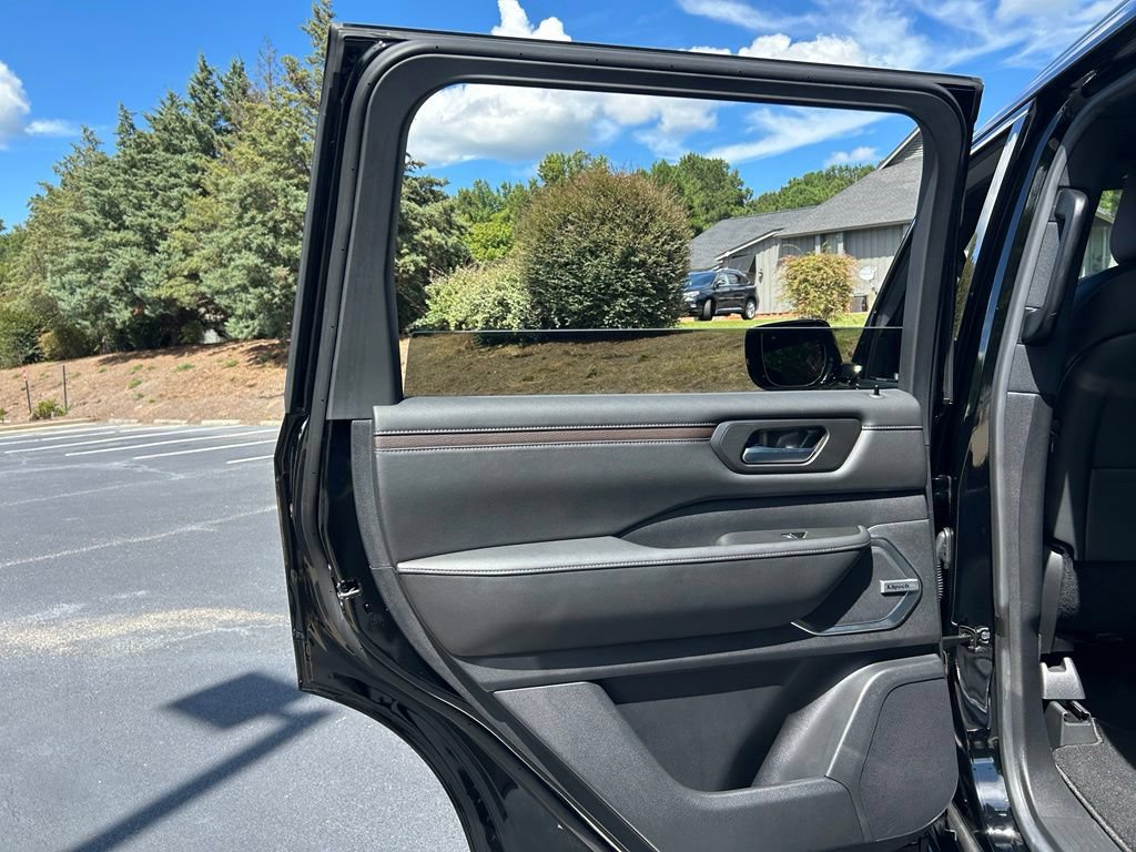 Used 2025 Nissan Armada Platinum Reserve RWD image 72