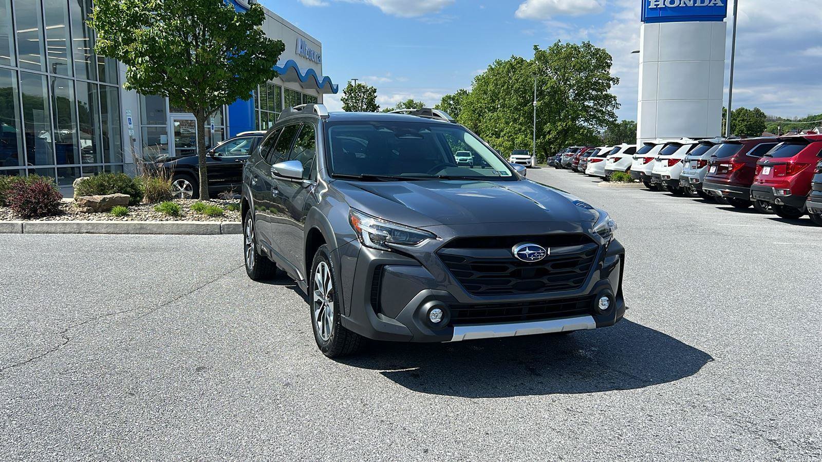 Used 2024 Subaru Outback Touring XT AWD/4WD image 1
