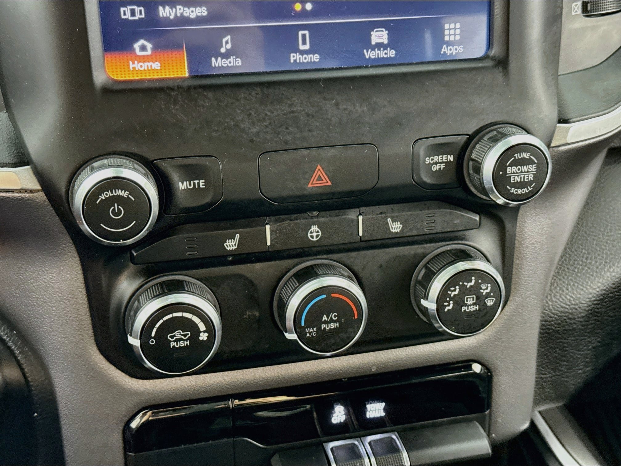 Used 2023 RAM 1500 Big Horn AWD/4WD image 17