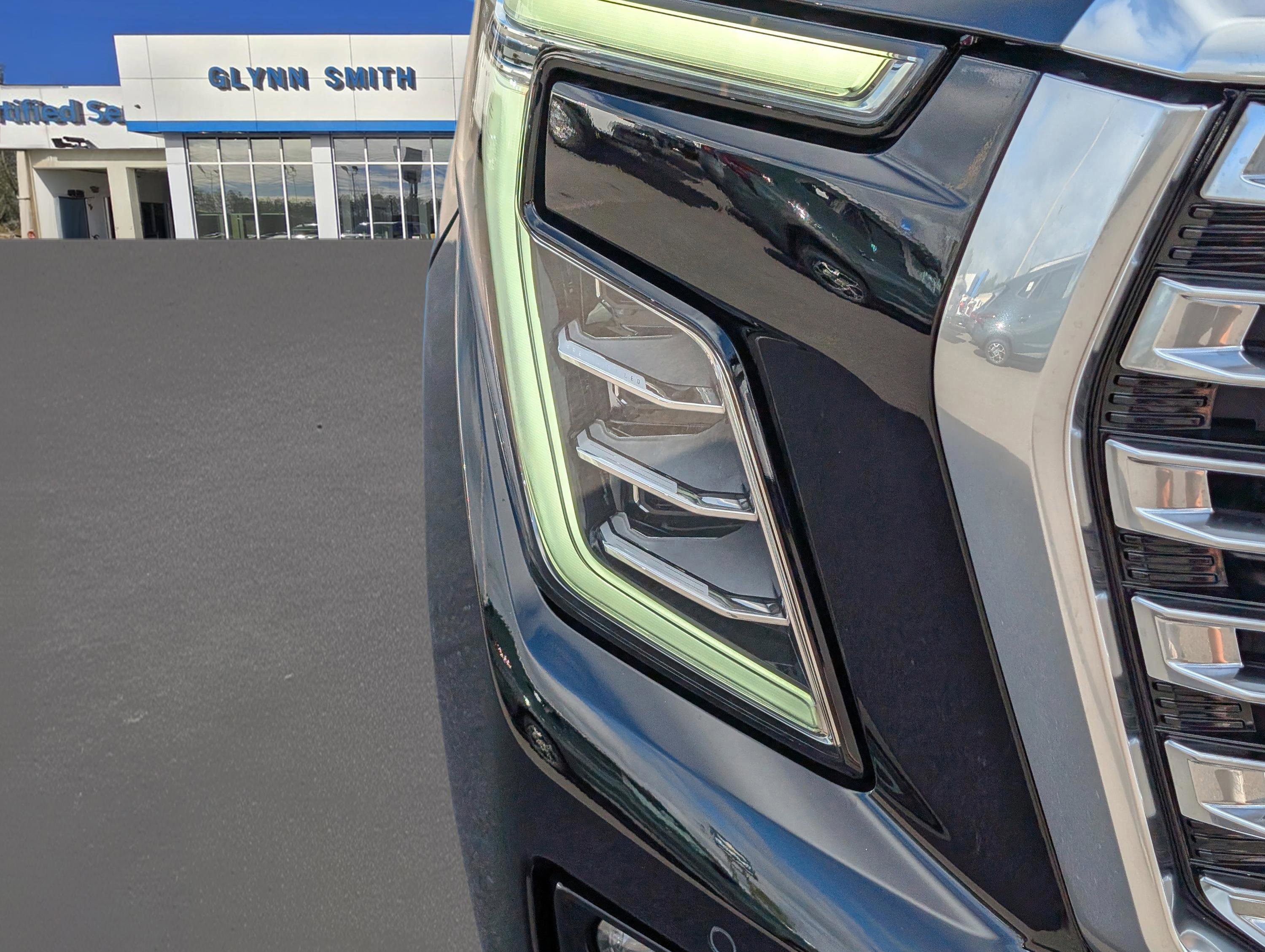 Used 2025 GMC Yukon Denali AWD/4WD image 4