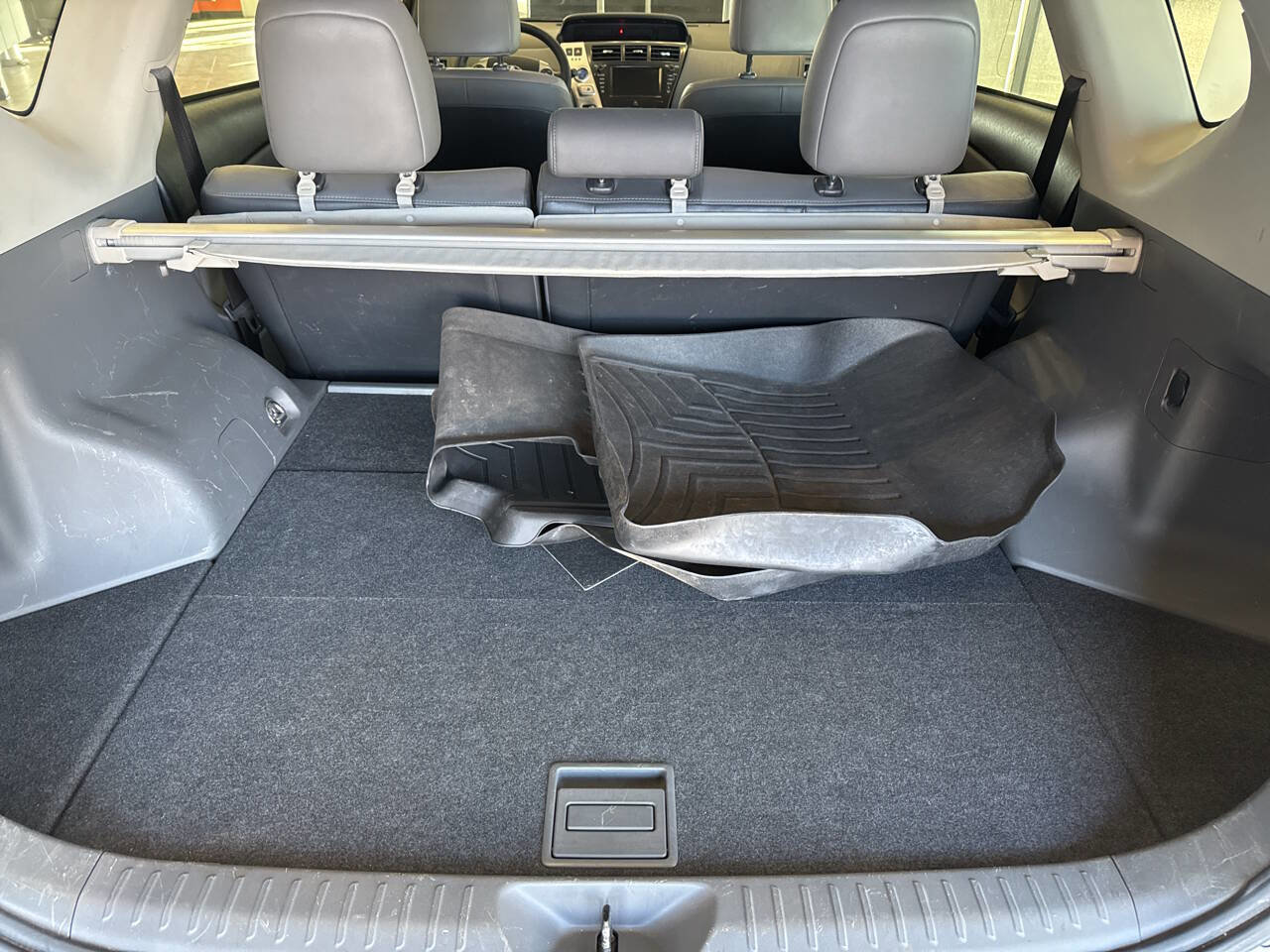 Used 2014 Toyota Prius V Five image 37