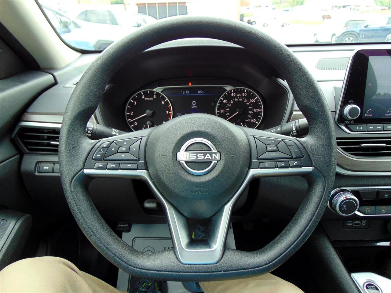 Used 2024 Nissan Altima 2.5 SV image 35