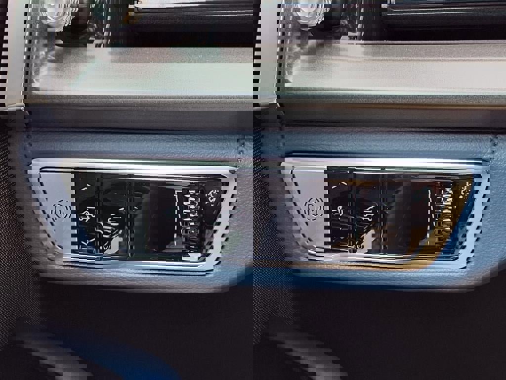 New 2026 Cadillac Vistiq Premium Luxury w/ LPO, Floor Liner Package image 28