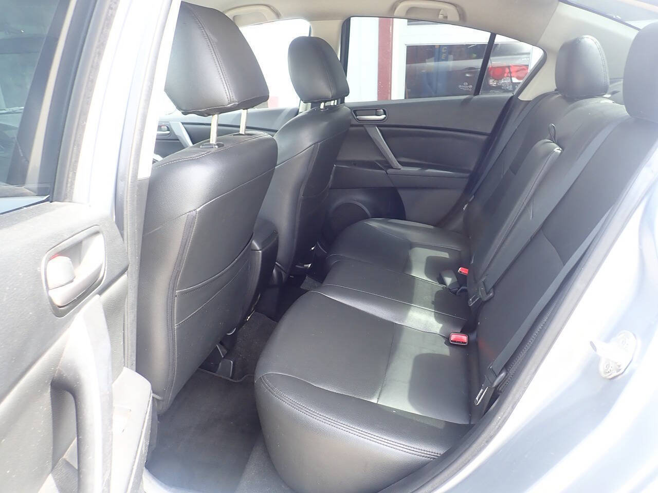 Used 2012 MAZDA MAZDA3 i Touring FWD image 12