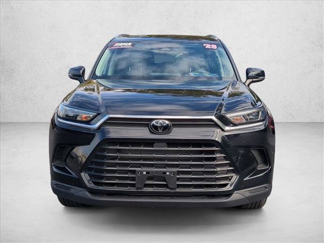 Used 2025 Toyota Grand Highlander AWD video 2