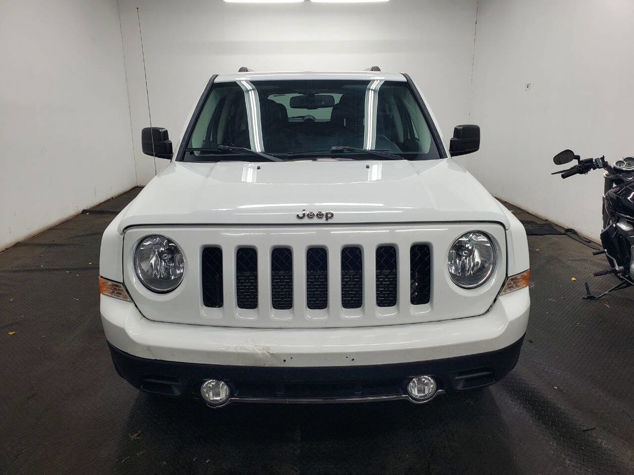 Used 2016 Jeep Patriot High Altitude image 2