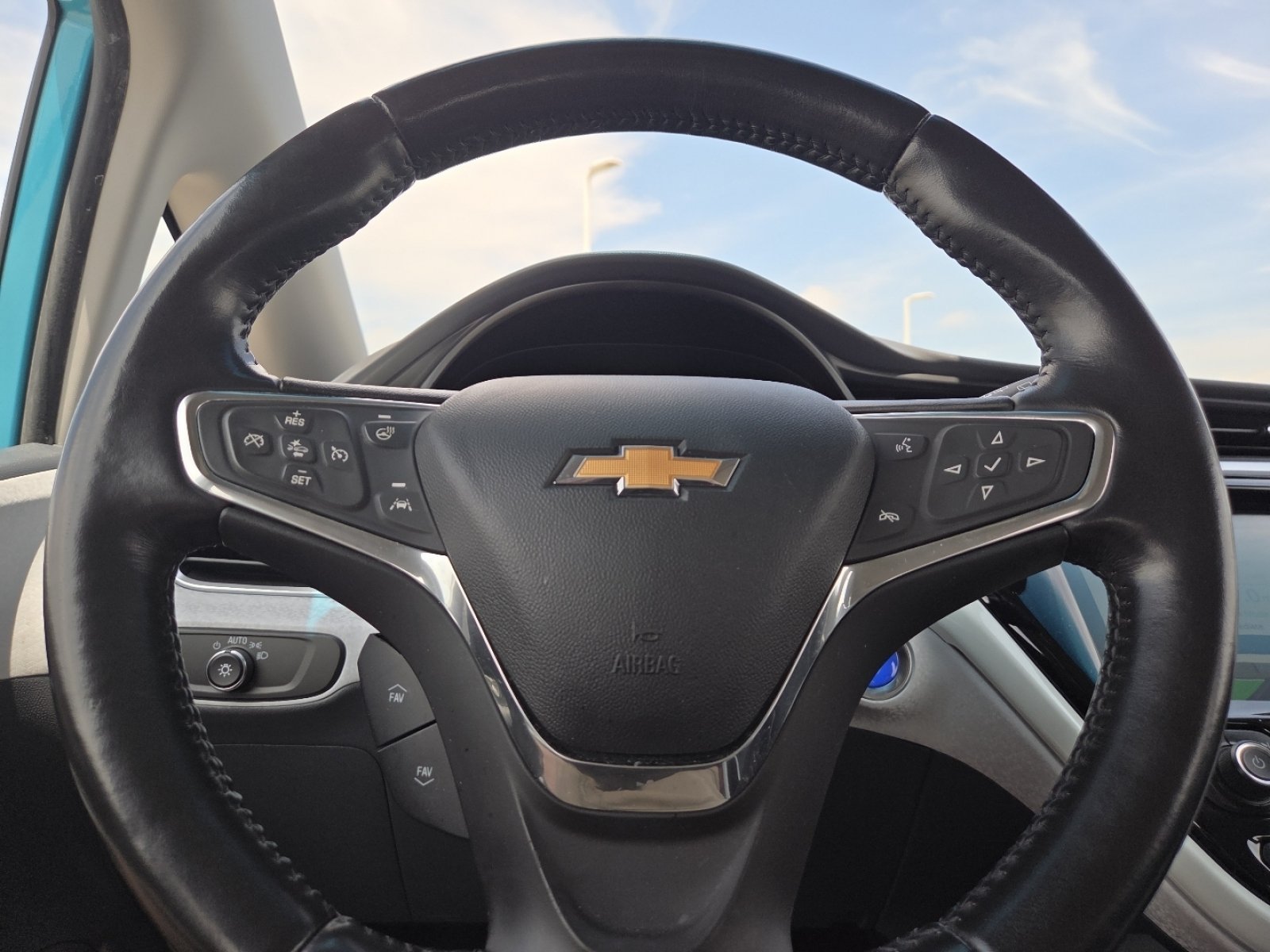Used 2020 Chevrolet Bolt LT FWD image 24