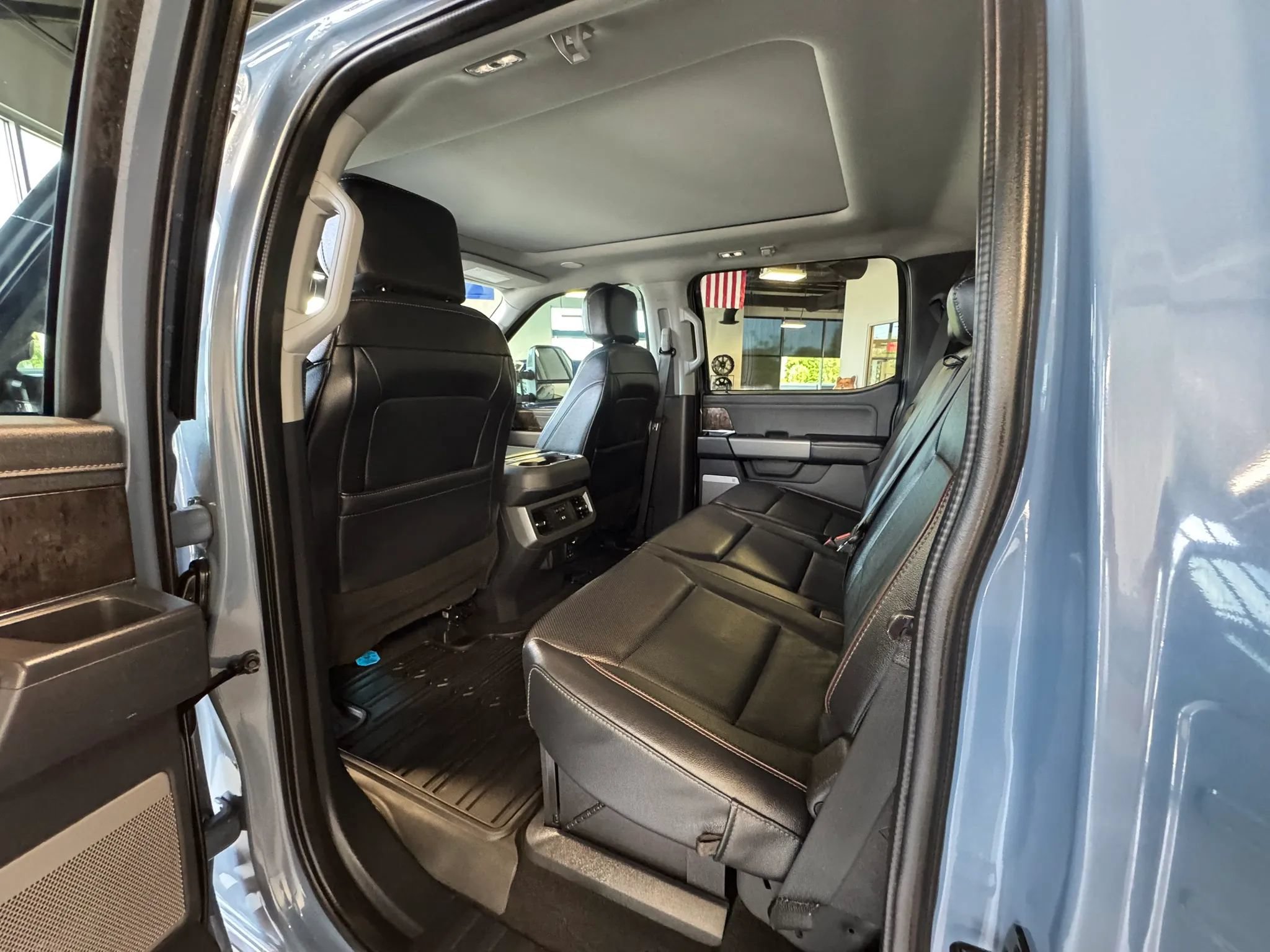 Used 2023 Ford F350 Lariat w/ Lariat Ultimate Package AWD/4WD image 22