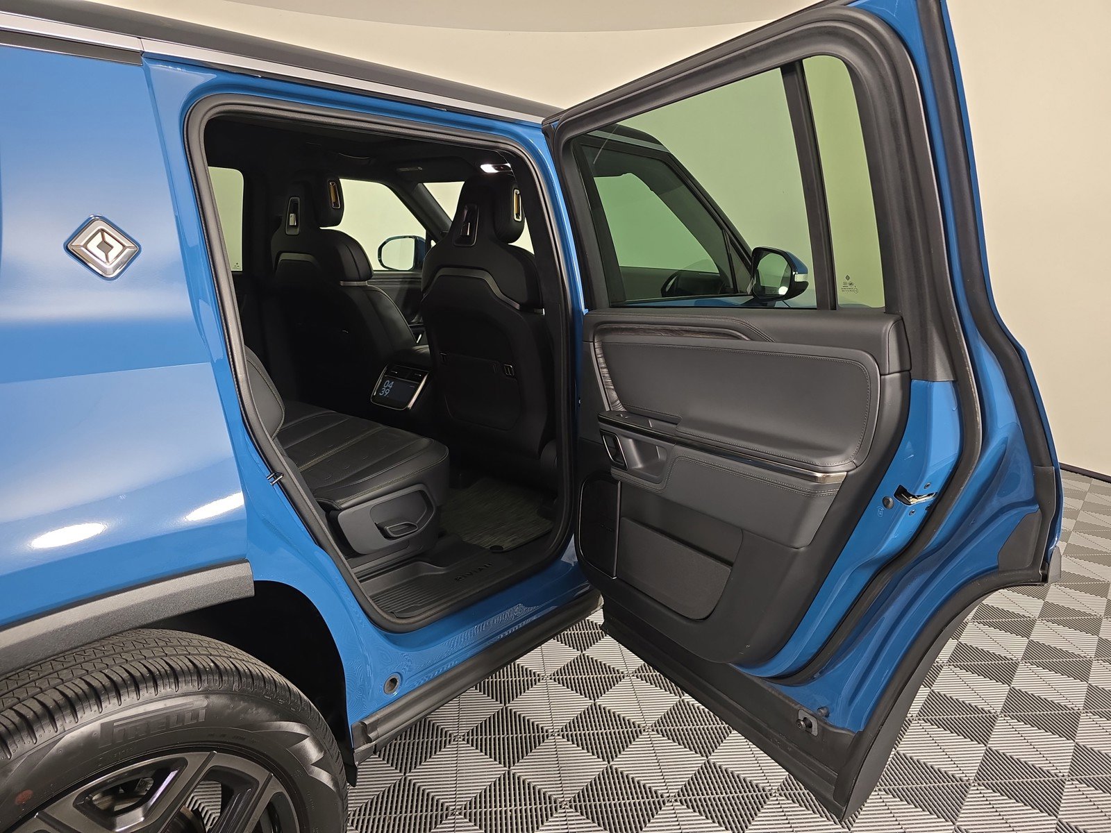 Used 2022 Rivian R1S Launch Edition image 19