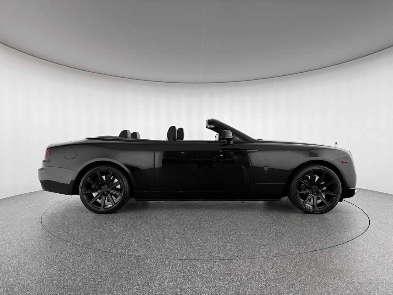 Used 2016 Rolls-Royce Dawn RWD image 3