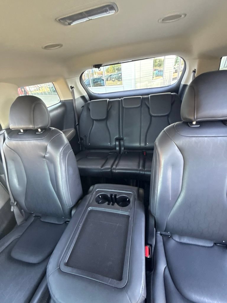 Used 2025 Kia Carnival FWD image 12