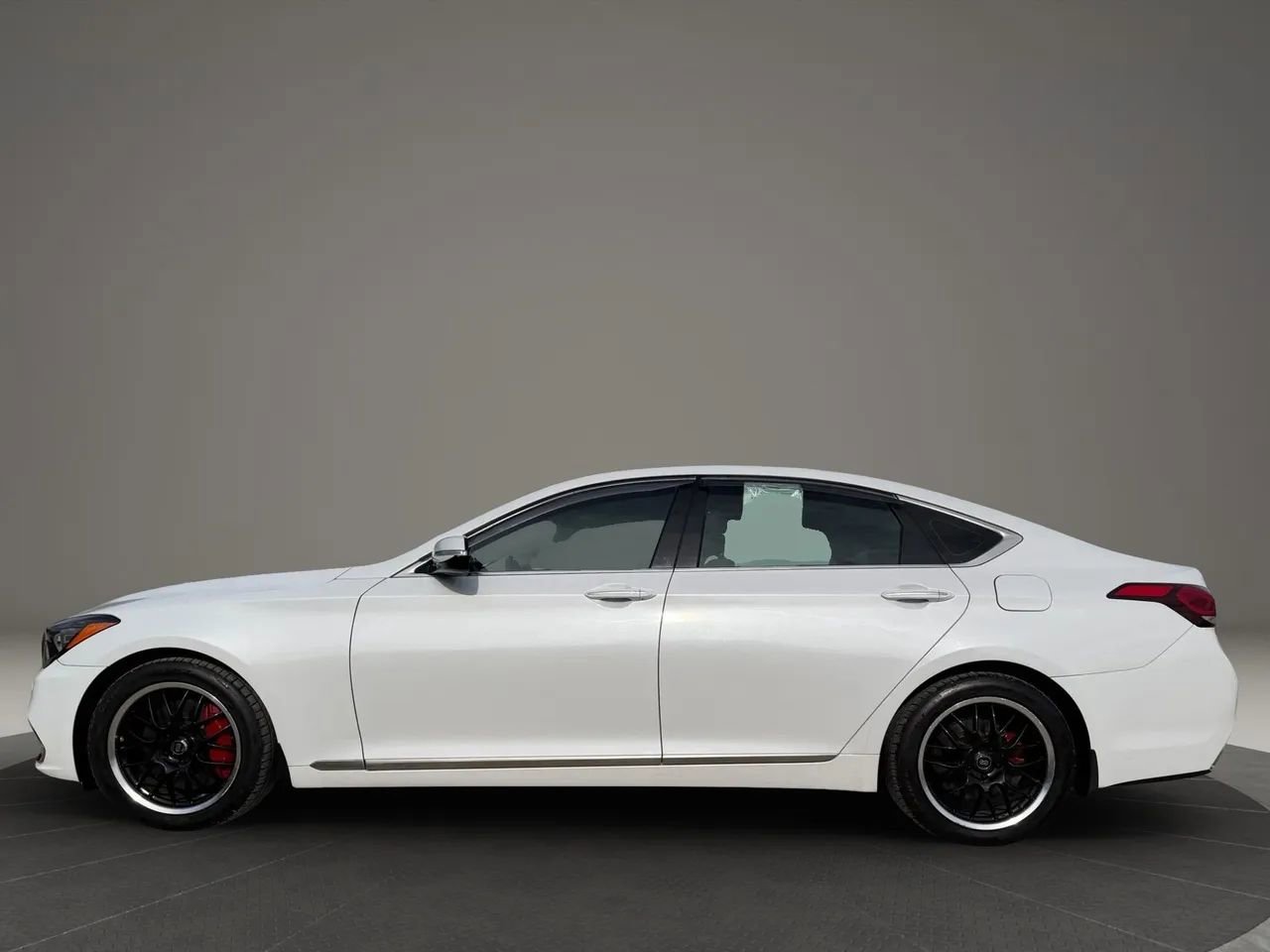 Used 2018 Genesis G80 3.8 AWD/4WD image 2