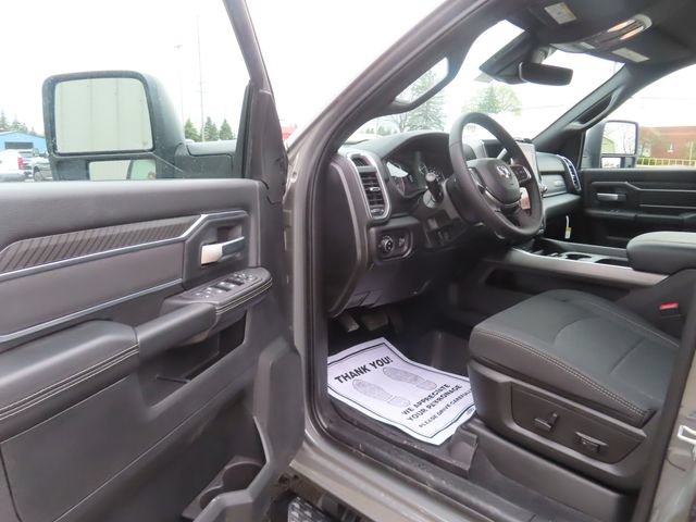 New 2026 RAM 3500 Big Horn AWD/4WD image 18