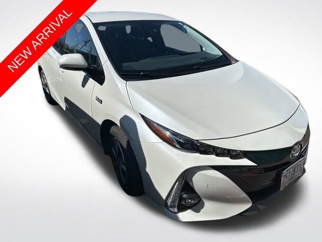 Used 2017 Toyota Prius Prime Advanced w/ Preferred Accessory Package FWD image 1