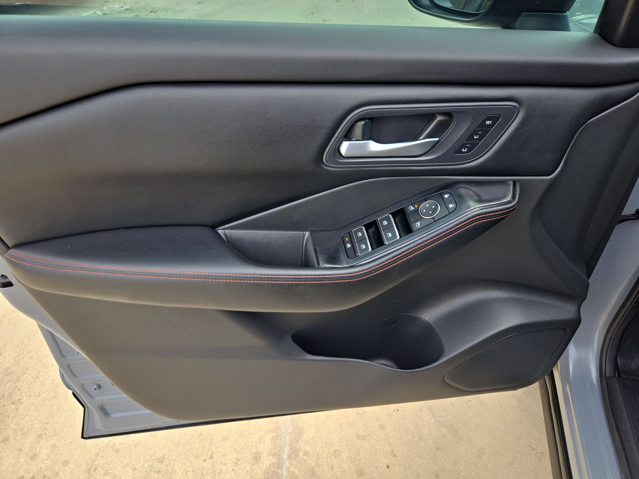 Used 2025 Nissan Rogue SV w/ Rock Creek Premium Package AWD/4WD image 11
