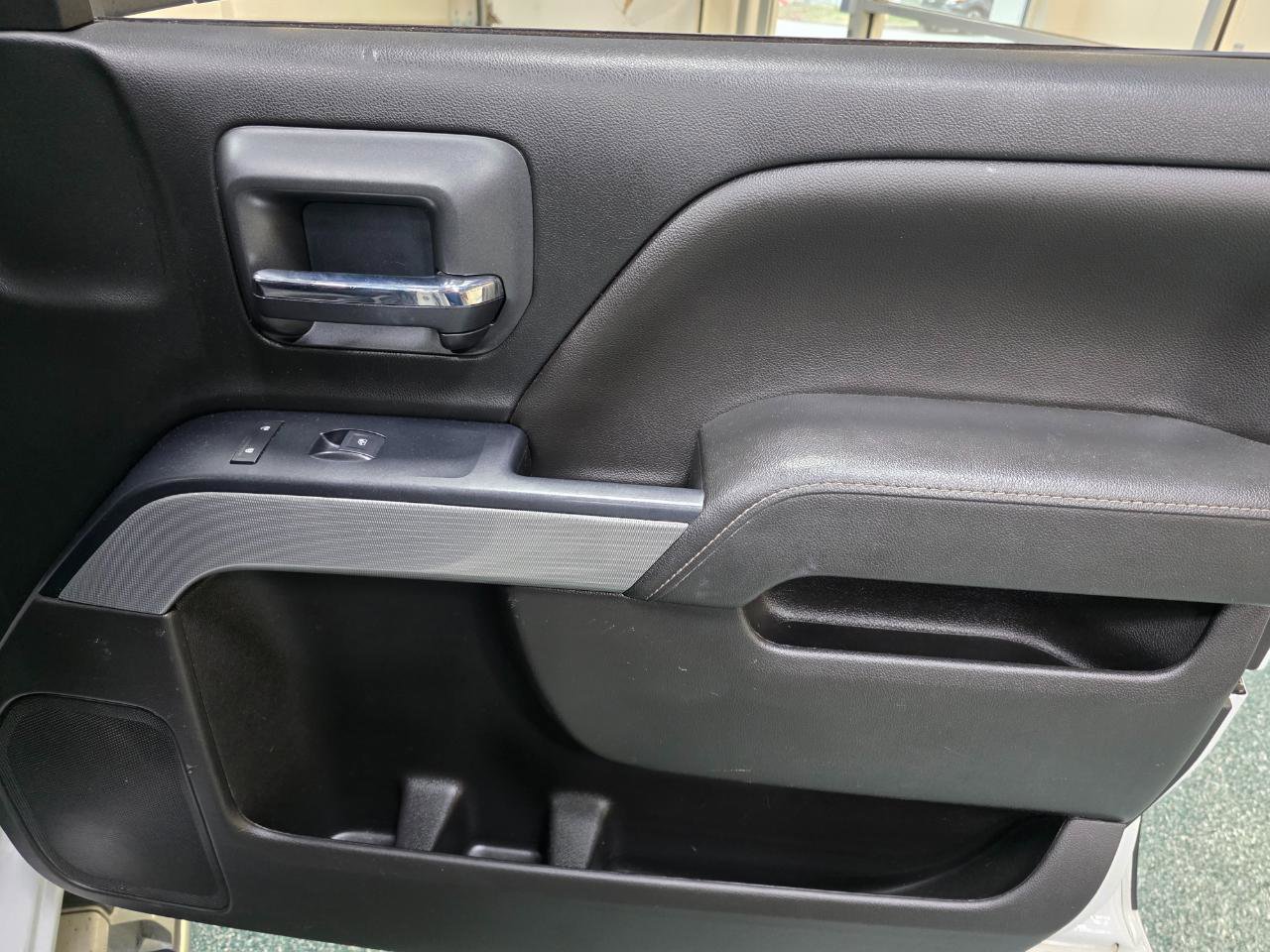 Used 2018 Chevrolet Silverado 1500 LT w/ All Star Edition image 27